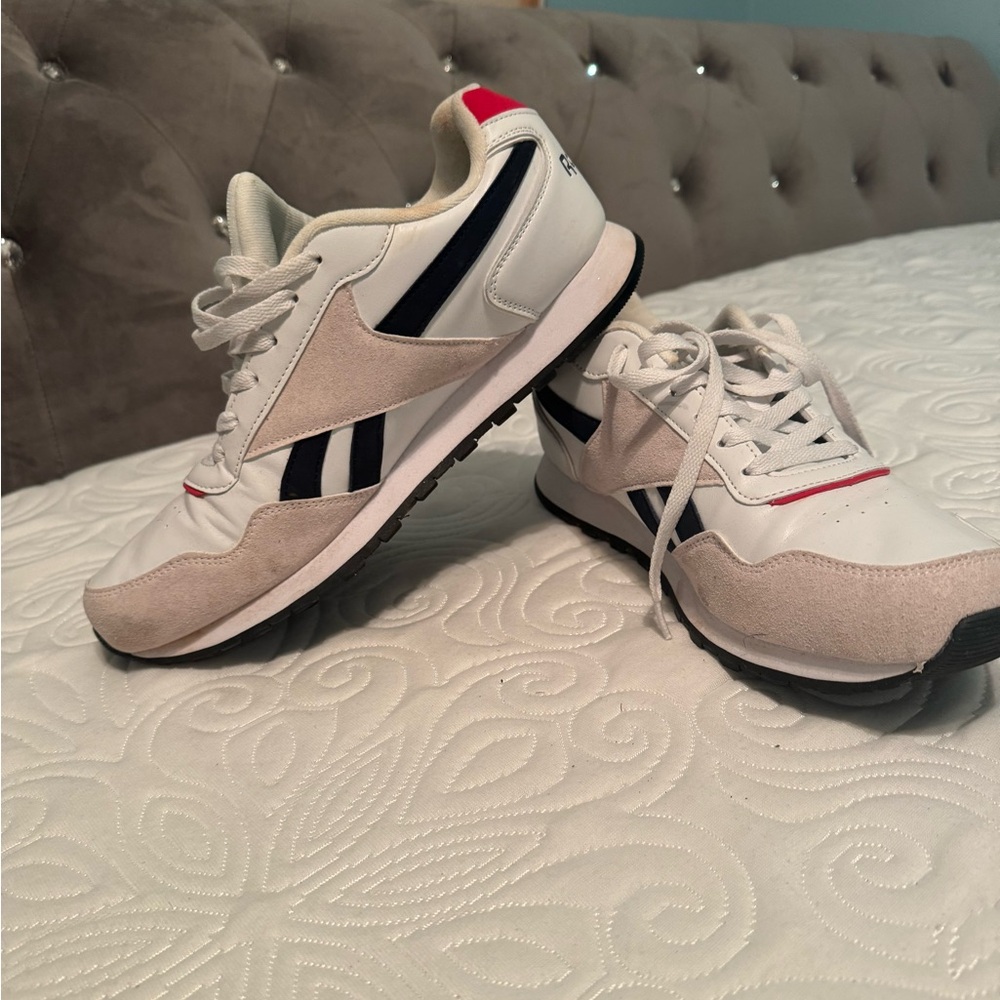 Reebok Men's White red and Black Sneakers